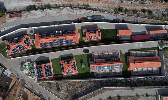 Büyükşehir'in Güneşi panelleri 2023'de 657 bin 424 Kwh enerji üretti
