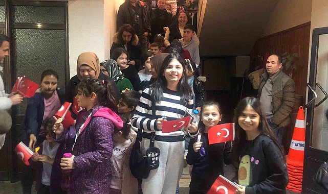 Büyükşehirden Salihlili çocuklara karne hediyesi