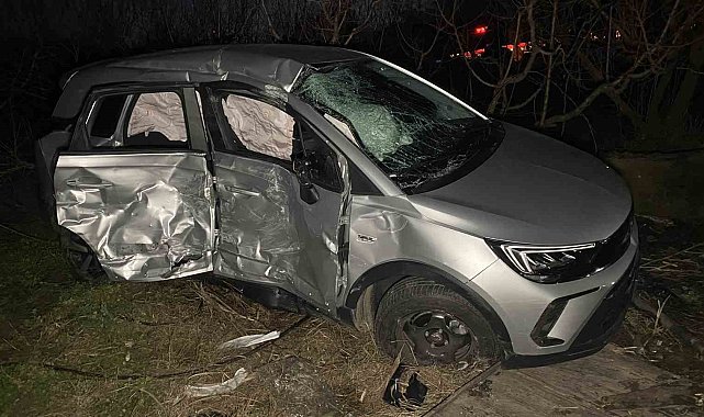 Çanakkale'de yolcu midibüsü ile otomobil çarpıştı: 1 ölü, 4 yaralı