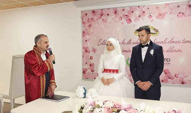 Çayırova'da bin 558 çift dünyaevine girdi