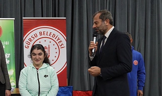 Çevreci Feride, Başkan Işık ile beraber atık topladı