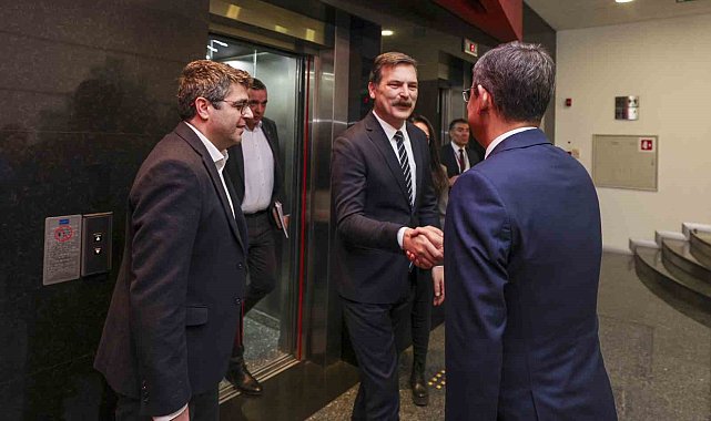 CHP Genel Başkanı Özel, TİP Genel Başkanı Baş ile görüştü