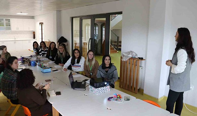 Çınar Çocuk Evleri'nin öğretmenleri eğitimlerle kendilerini geliştiriyor