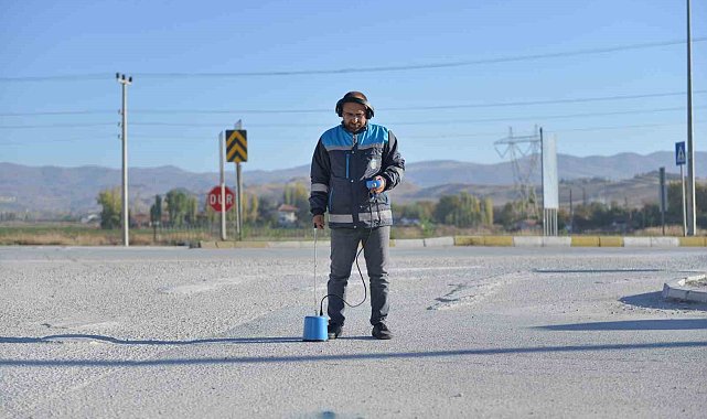 Çorum Belediyesi, su kaçaklarına geçit vermiyor