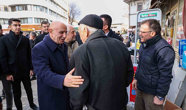 Cumhur ittifakının Ankara Büyükşehir Belediye Başkan Adayı Turgut Altınok, seçim çalışmalarına Hacı Bayram-ı Veli ziyareti ile başladı