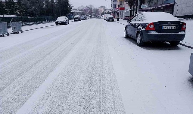 Denizli'nin yüksek kesimleri beyaz gelinliğini giydi