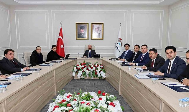 Deprem konutlarının alt ve üst yapı çalışmaları konuşuldu