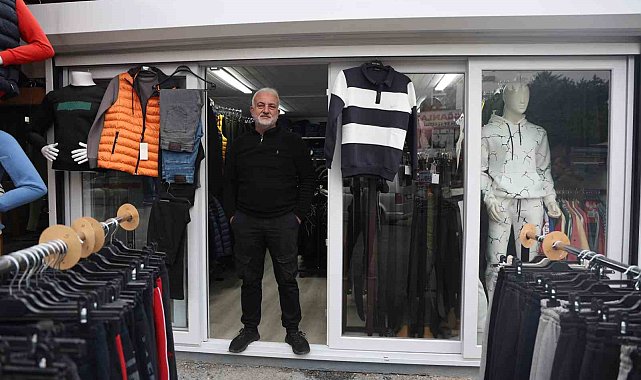 Depremde iş yeri yıkılan 50 yıllık esnafın ekmek teknesi konteyner iş yeri oldu