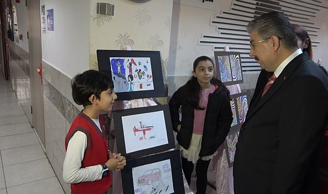 Depremin vurduğu Osmaniye'de karne heyecanı yaşandı