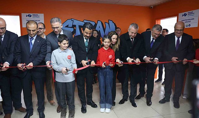 Depremzede öğrenciler &#039;robotik kodlama&#039; ile teknolojiyle buluşacaklar