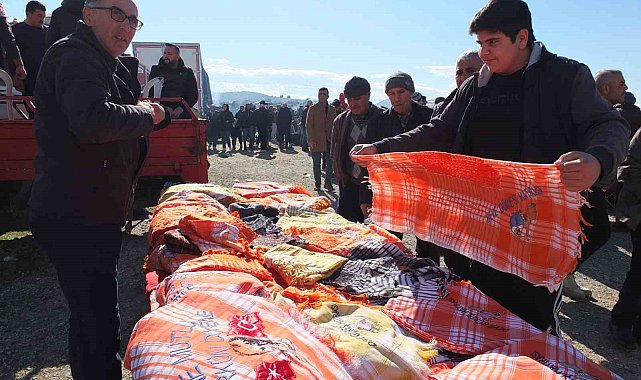 Deveci aksesuarı geçim kaynağı oldu