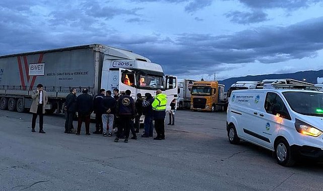 Dinlenme tesisinde park halindeki tırın içinde erkek cesedi bulundu