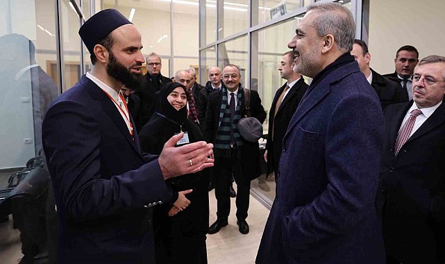 Dışişleri Bakanı Fidan, Arnavutluk'ta Namazgah Camii'ni ziyaret etti