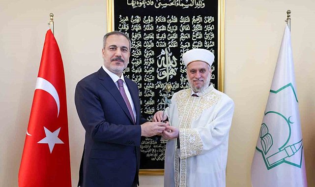 Dışişleri Bakanı Fidan, Bulgaristan'da Kadı Seyfullah Efendi Camii'ni ziyaret etti