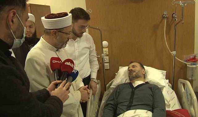 Diyanet İşleri Başkanı Erbaş bıçaklı saldırıda yaralanan Fatih Camii imamı Usta'yı ziyaret etti