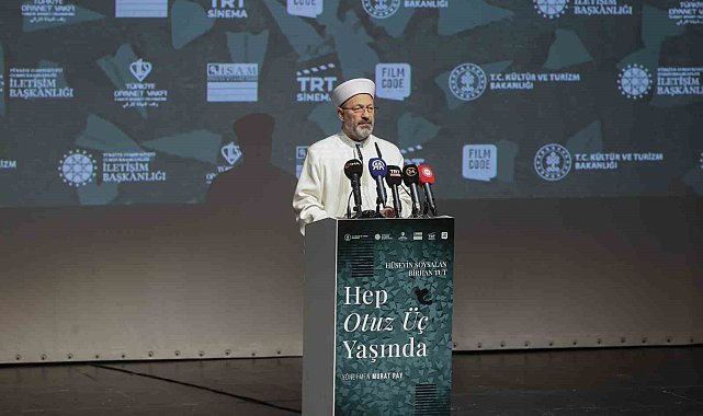 Diyanet İşleri Başkanı Erbaş, "Hep 33 Yaşında" belgeselinin galasına katıldı