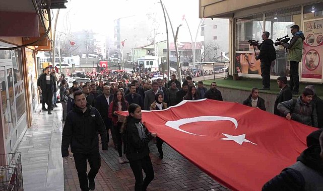 Diyarbakır'da 'Kahrolsun PKK' sloganlarıyla şehitlere saygı yürüyüşü düzenlendi