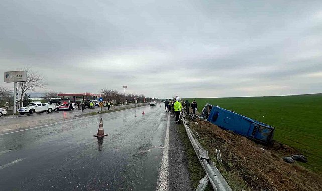 Diyarbakır'da cezaevi aracı devrildi: 13 yaralı