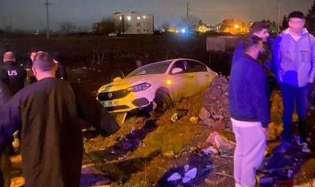 Diyarbakır'da kontrolden çıkan otomobil kaza yaptı: 6 yaralı