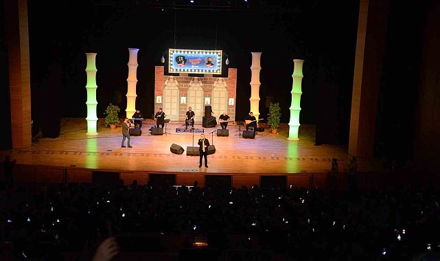 Diyarbakır'da "Eskimeyen Ezgiler" dinleyiciyle buluştu