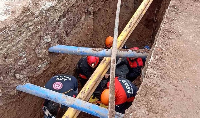 Doğubayazıt'ta işçiler göçük altında kaldı: 1 ölü