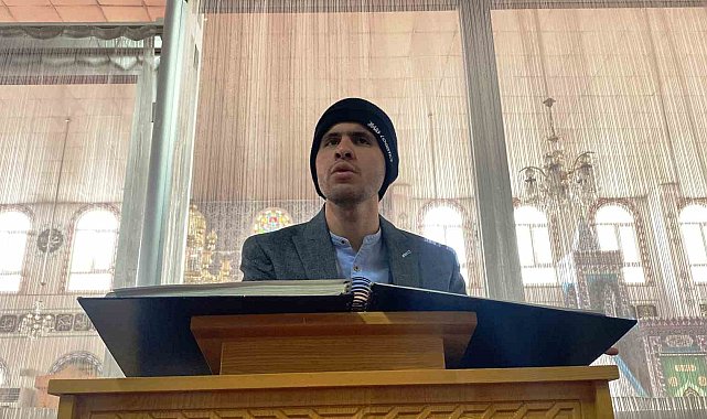 Doğuştan görme engelli hafız, müezzinlik yapıyor