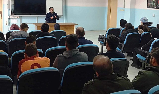 Dumlupınar'da lise öğrencilerine Fatih Sultan Mehmed'in hayatı anlatıldı