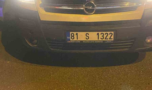 Durdurulan minibüsün plaka ve ruhsatı sahte çıktı
