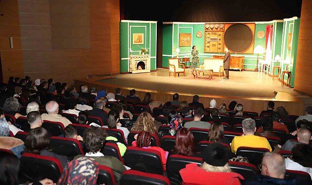Düzce'de Şehir Tiyatroları 'perde' dedi