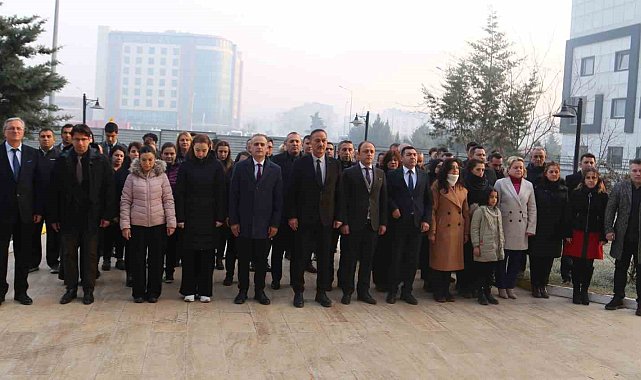 Edirne'de Tapu Kadastro personelinden şehitler için saygı duruşu