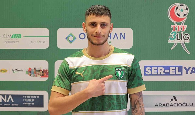 Efeler, ara transferde hız kesmiyor