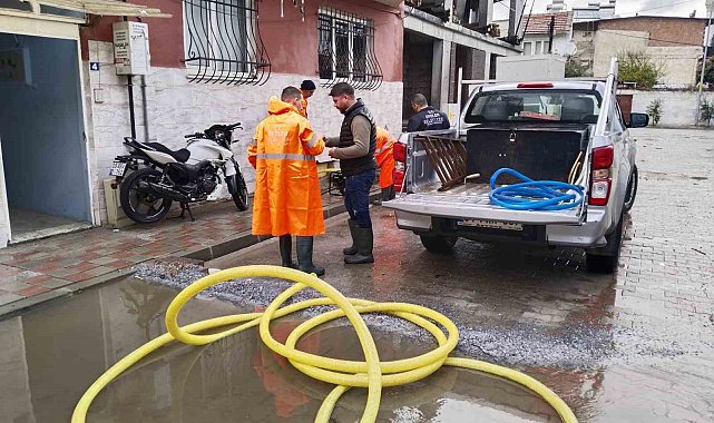 Efeler Belediyesi, yağıştan mağdur olan vatandaşlar için seferber oldu