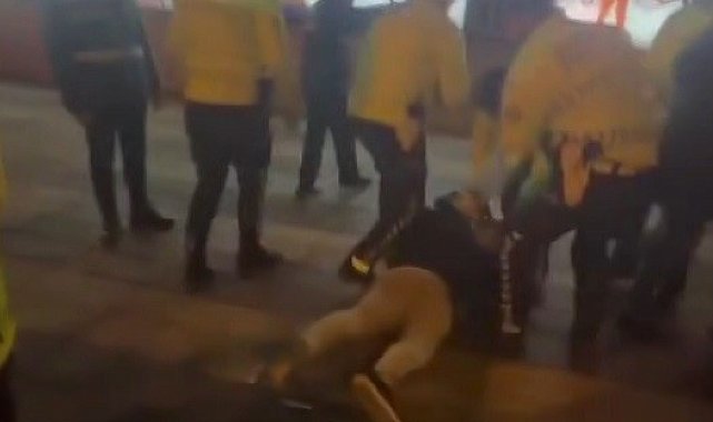 Ehliyetsiz sürücü ve arkadaşının polise mukavemeti pahalıya mal oldu