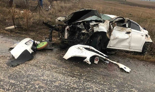 Ehliyetsiz sürücünün kullandığı otomobil şarampole devrildi: 1 ölü, 1 yaralı