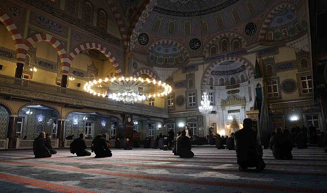 Elazığ'da Regaip Kandili'nde camiler doldu