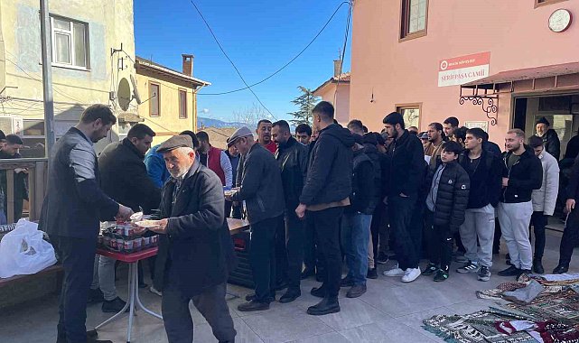 Elim bir kaza sonrası hayatını kaybeden gencin ikinci ölüm yıldönümünü de arkadaşları unutmadı