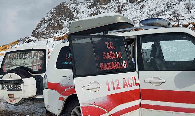 Eruh'ta kardan mahsur kalan hasta çift, sağlık ekiplerine teslim edildi