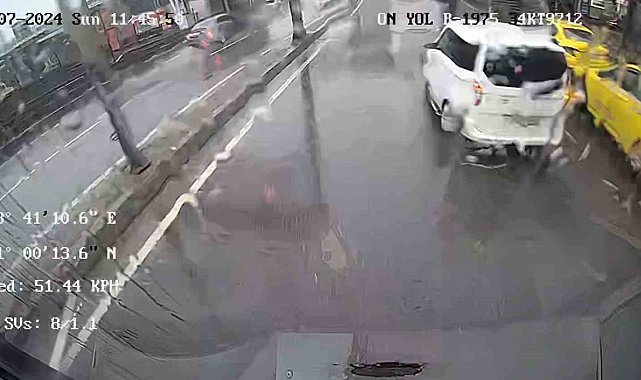 Esenyurt'ta 6 kişinin yaralandığı İETT otobüsünün kaza anı kamerada