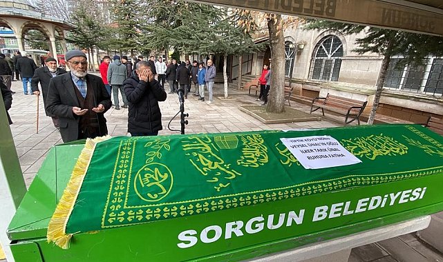 Eşini ve kızını öldürdükten sonra intihar eden polis ile eşinin cenazesi Yozgat'ta toprağa verildi