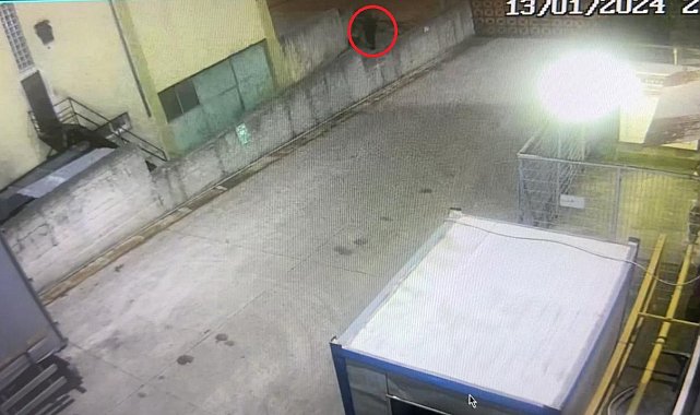 Eski çalıştığı fabrikada çelik kasayı patlattı, ilk önce Ipone 15 aldı