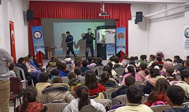 Eskişehir Emniyet Müdürlüğü 62 okulda 7 bin 983 öğrenciyle buluştu