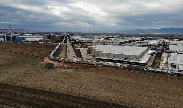 Eskişehir OSB'de kilometrelerce uzayan tır kuyruğu