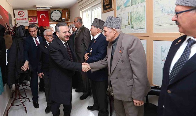 Eskişehir Valisi Aksoy gazi derneklerini ziyaret etti