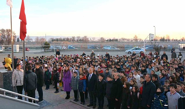 Eskişehir'de de şehitler için saygı duruşu düzenlendi