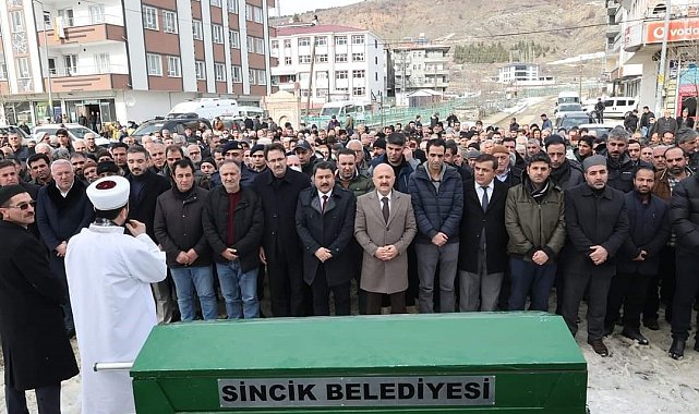 Evinde ölü bulunan il genel meclis üyesi son yolculuğuna uğurlandı