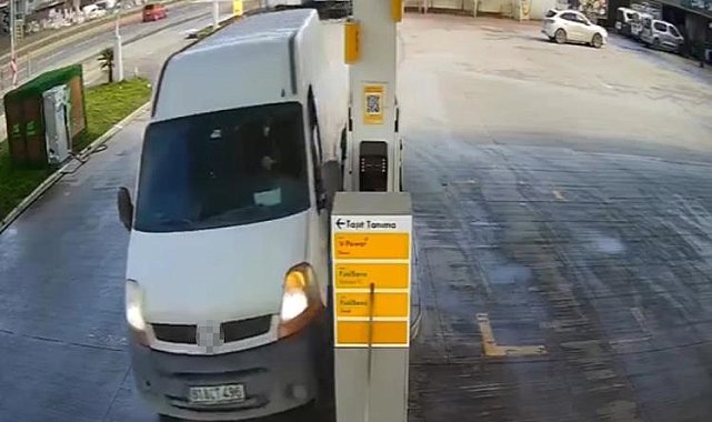 Faciadan dönüldü: Minibüs akaryakıt pompalarını teğet geçti