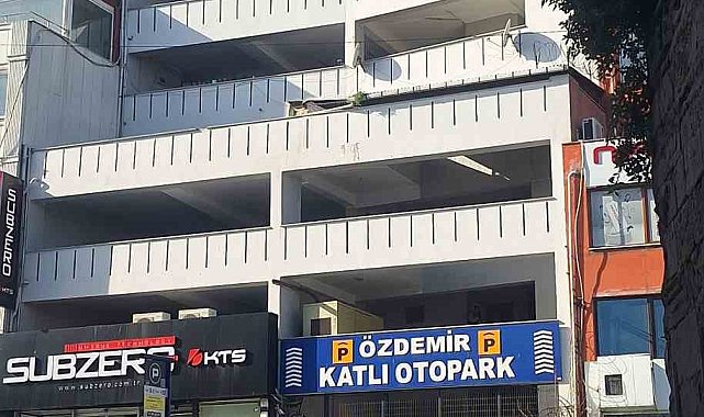 Fatih'te otoparktaki bir araçtan 3 bin 300 euro ile 5 bin dolar çalındı iddiası