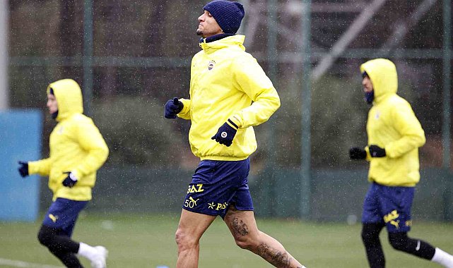 Fenerbahçe'de Çağlar Söyüncü, ilk idmanına çıktı