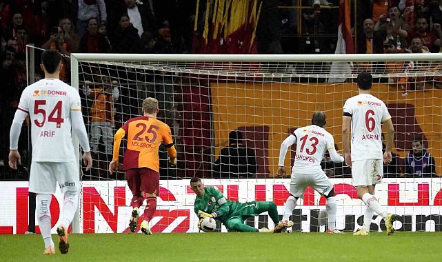 Fernando Muslera penaltı kurtardı