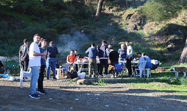 Fethiye'de öğrenciler piknikte buluştu